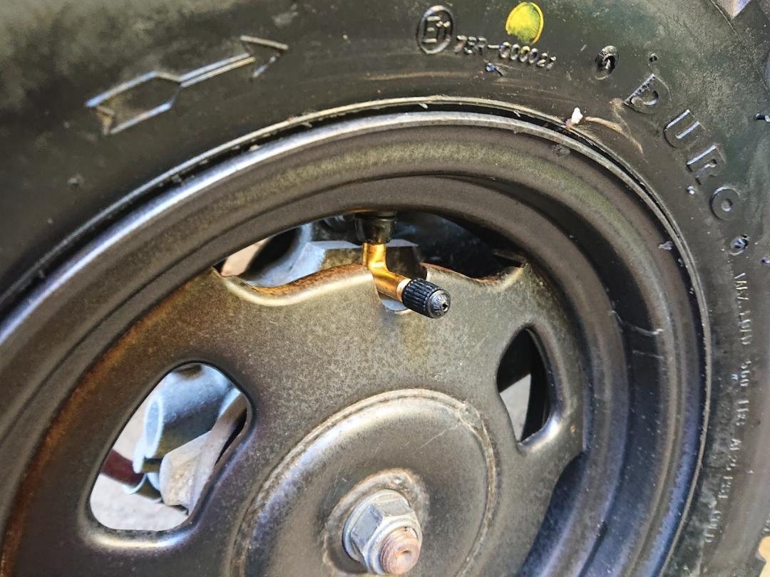 ホンダ ズーマー純正ホイールとタイヤセットのです