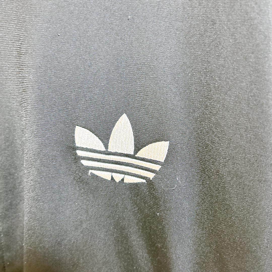 adidas トレフォイル トラックジャージ 刺繍