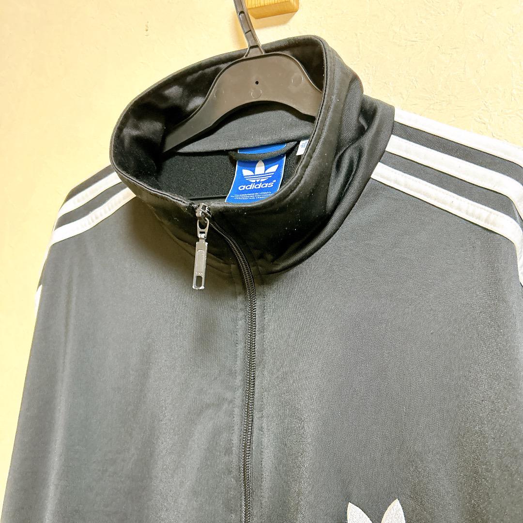 adidas トレフォイル トラックジャージ 刺繍