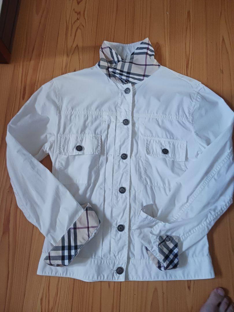 BURBERRY薄手白ジャケット上着イタリア製 ジャケット・アウター BURBERRY薄手白ジャケット上着イタリア製 ジャケット・アウター