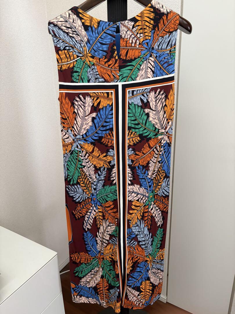 プッチ柄 EMILIO PUCCI ボタニカルプリント ノースリーブ