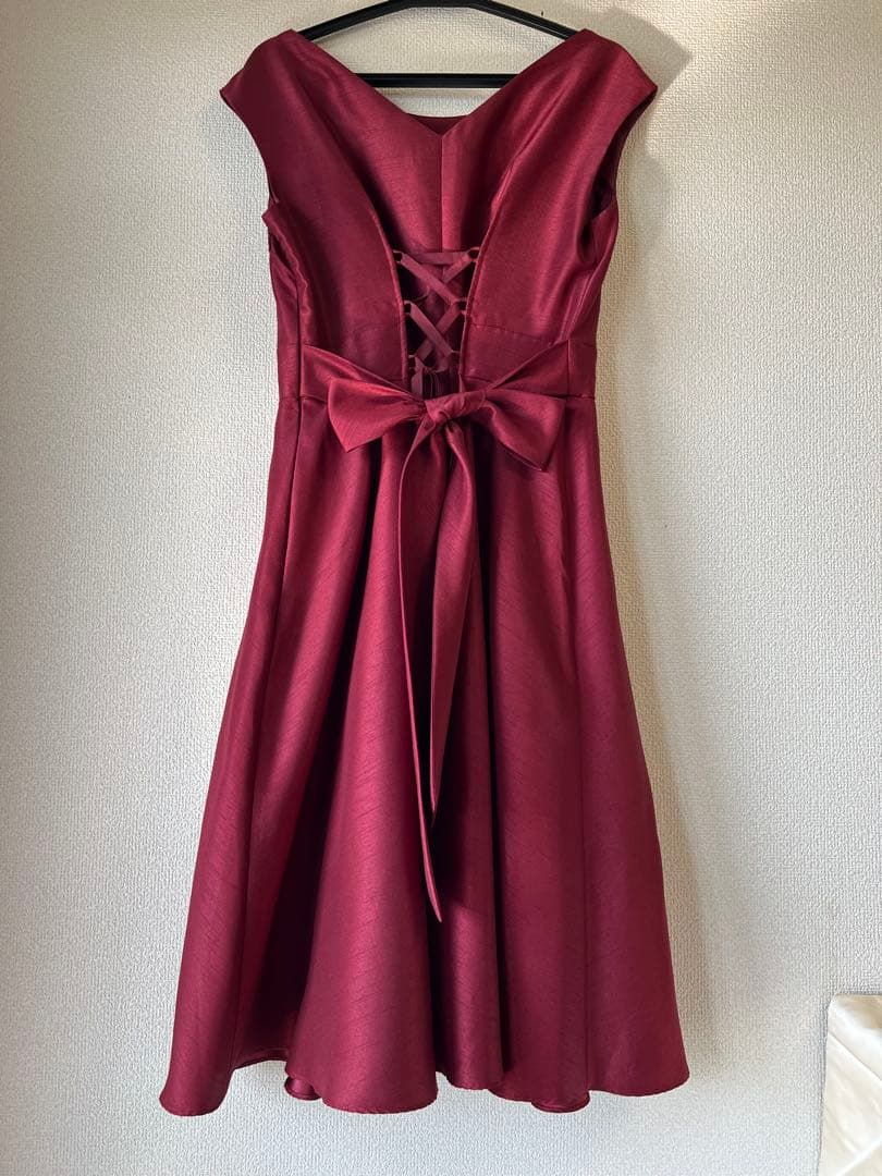 AIMER バーガンディ ミディアムパーティードレス　9号