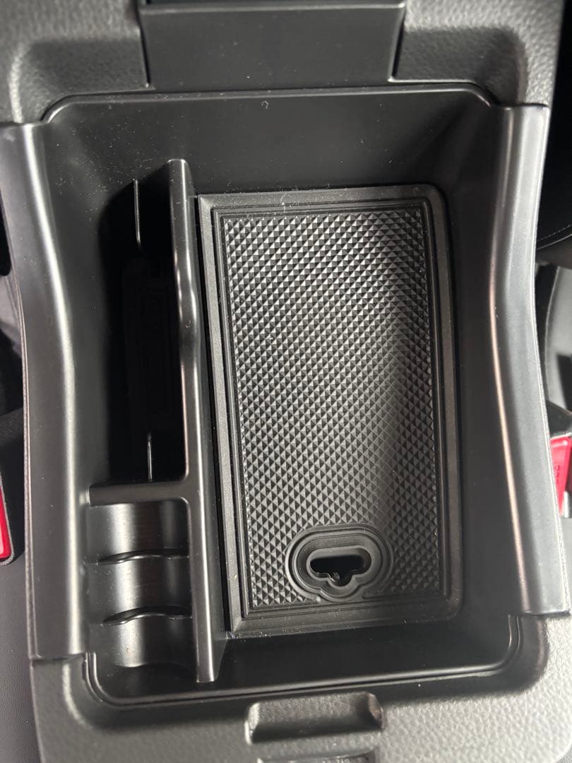 ホンダヴェゼル RV系アクセサリーセット計6品まとめ売りオールシーズンマット等。 ホンダヴェゼル RV系アクセサリーセット計6品まとめ売りオールシーズンマット等。