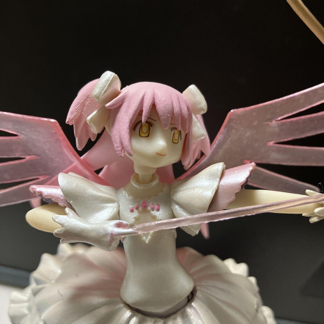 まどかマギカ　食玩フィギュア 食玩 アルティメットまどか 魔法少女まどか マギカ フィギュア