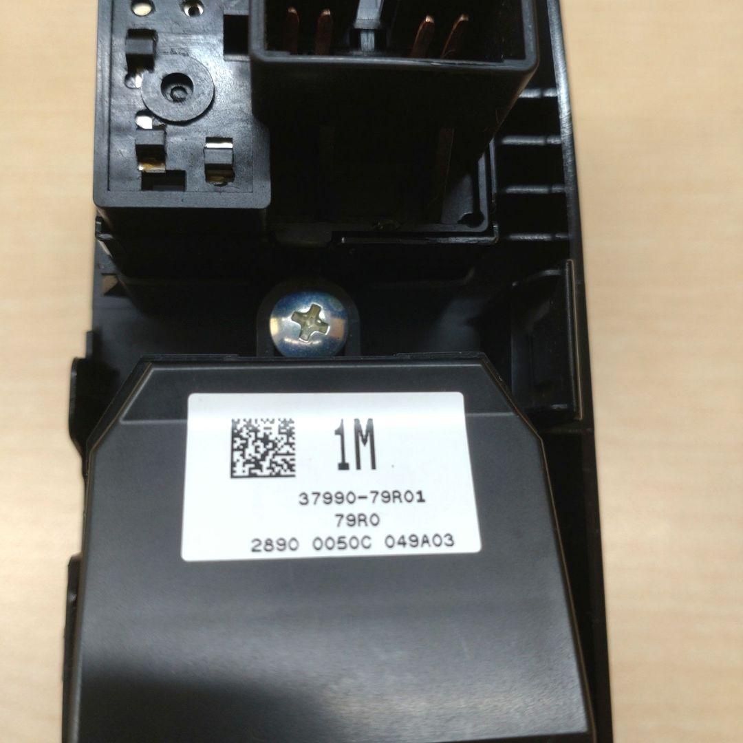 スズキ スペーシアカスタムMK53S パワーウィンドウスイッチ