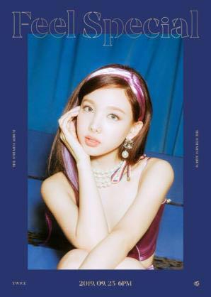 メルカリ Twice ナヨン ポスター Feel Special K Pop アジア 950 中古や未使用のフリマ