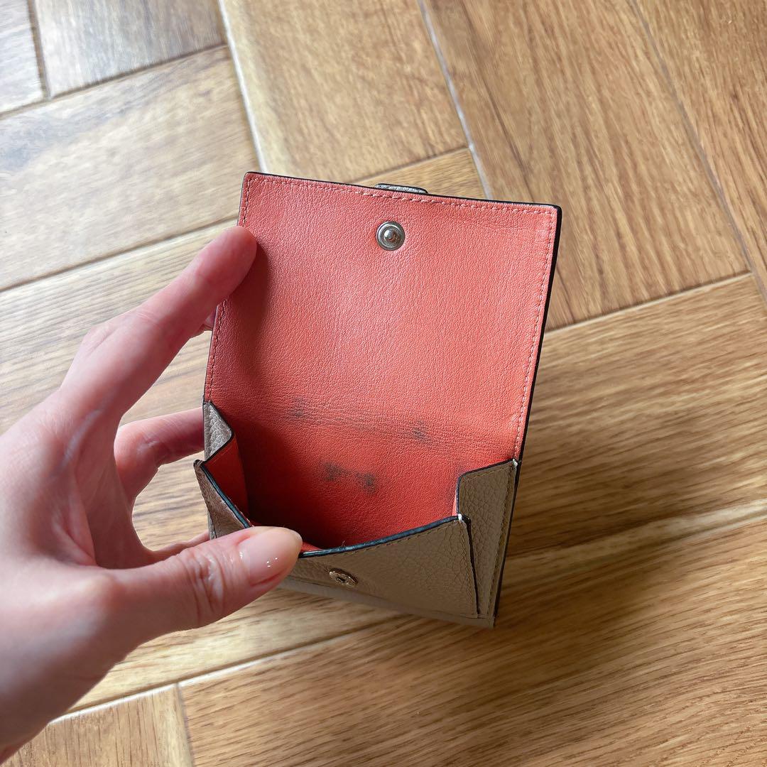 最終値下げ【箱袋有】LOEWE グレー レザー 三つ折り財布 LOEWEライトグレー レザー 三つ折り財布