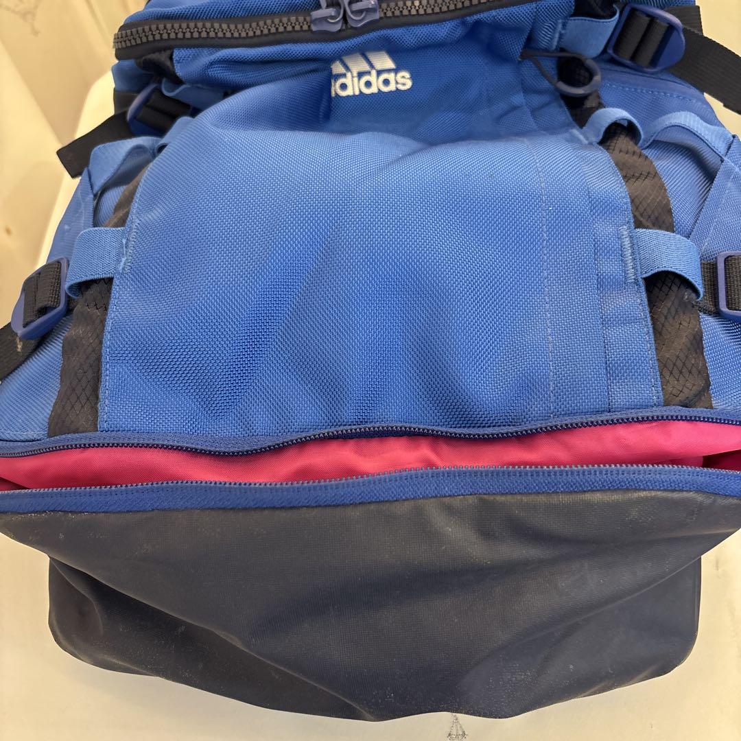 adidasリュック