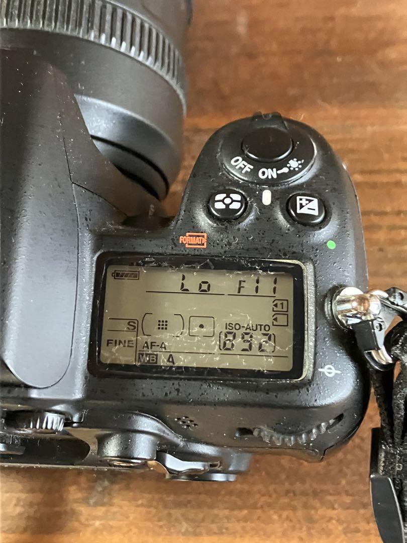 Nikon D7000 とレンズAF-S DX 18-200mmセット
