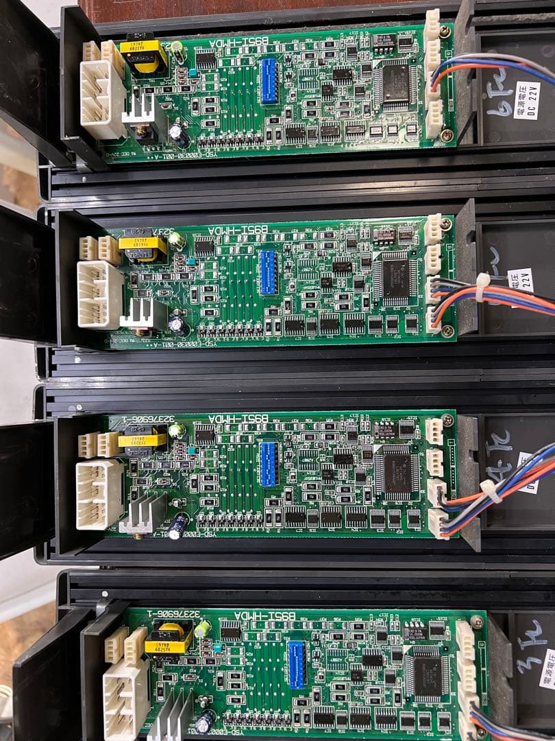 エレベーターHITACHI 乗場押しボタン6個 バラ売り不可目立った傷や汚れなし HRDEVELOPMENT_JP