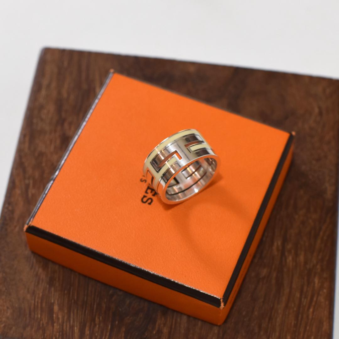 ◇HERMES◇エルメス ムーブアッシュ ＊箱無し！ バニラホワイト