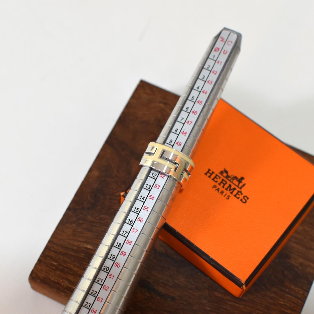 ◇HERMES◇エルメス　　 ムーブアッシュ 　＊箱無し！　バニラホワイト ◇HERMES◇エルメス ムーブアッシュ ＊箱無し！ バニラホワイト