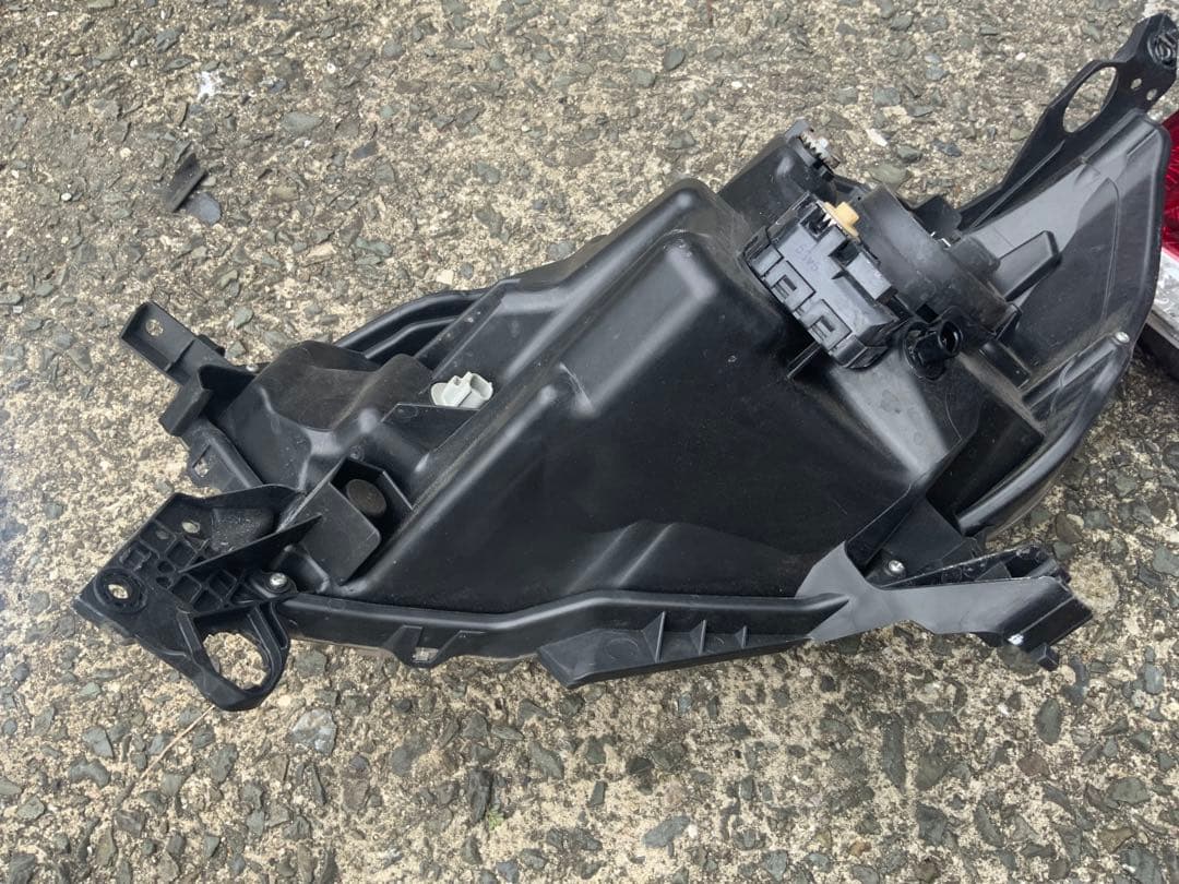金具損傷　スレ跡　デイズルークス DBA-B21A 左右セット　ヘッドライト X