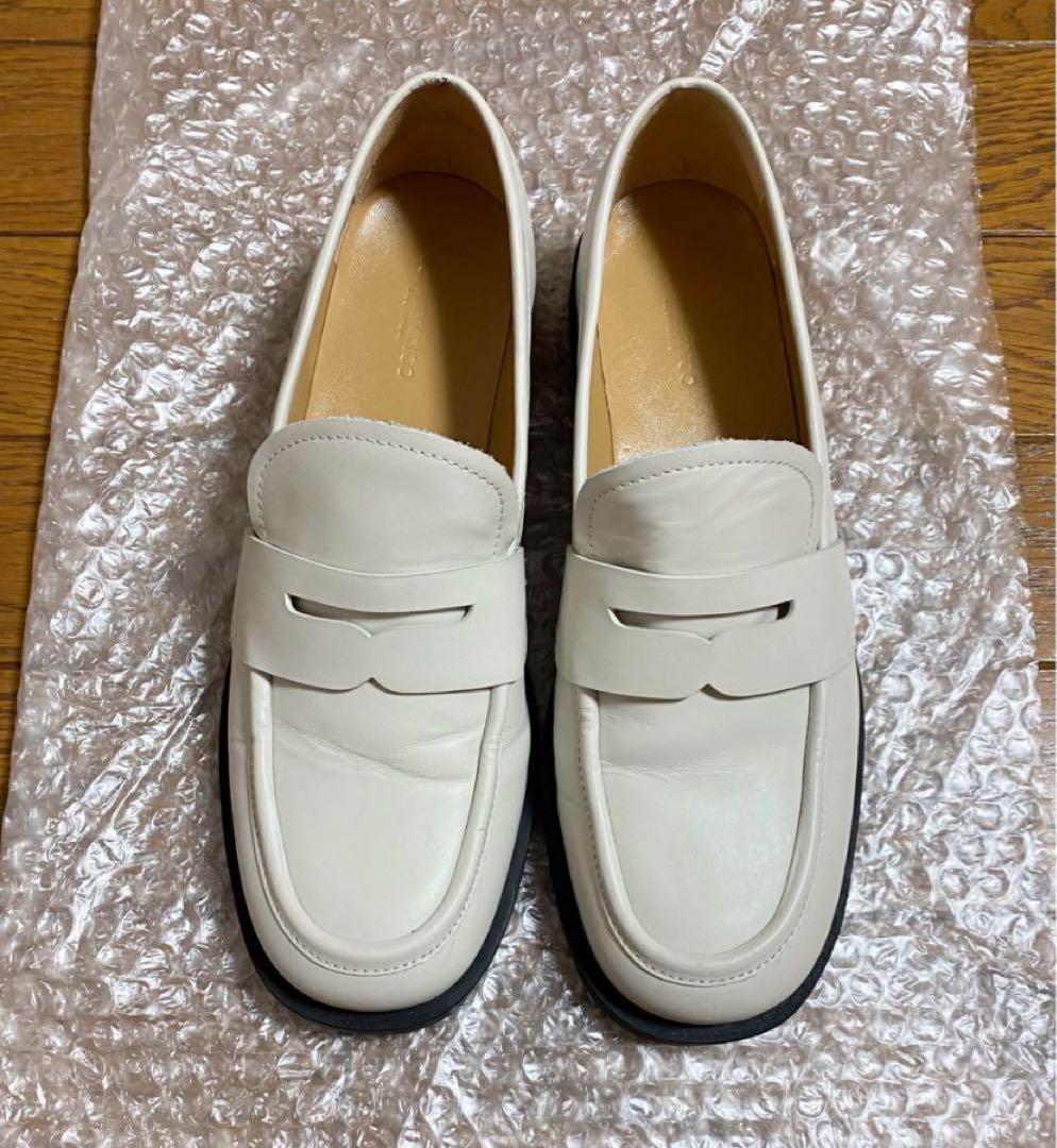 【TONY BIANCO】ローファー US7 ホワイト TONY BIANCO】ローファー US7 ホワイト