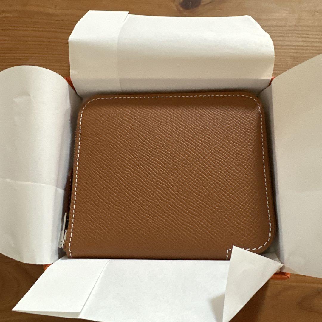 エルメスシルクインコンパクト　ゴールド　新品未使用　オンライン購入