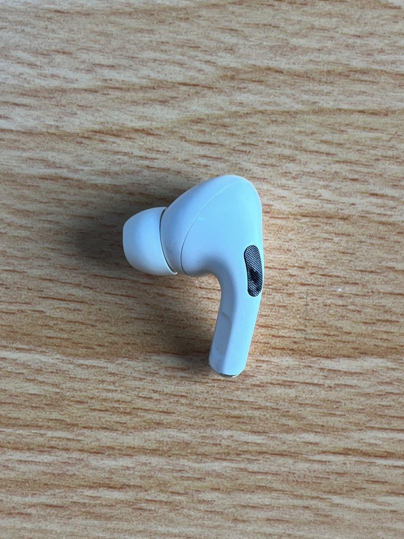 airpods pro 第1世代 充電ケースと左耳のみ - メルカリ