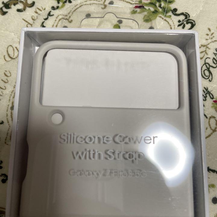 Galaxy Z Flip3 SiliconeCover with Strap UtQ1F-m41521593500 低価正規品