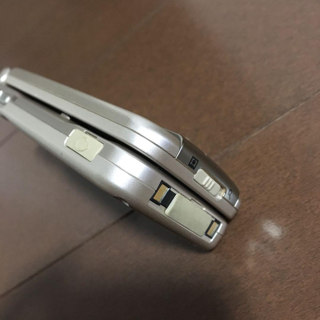 概ね美品 ドコモ docomo らくらくホン F882iES m6w3022