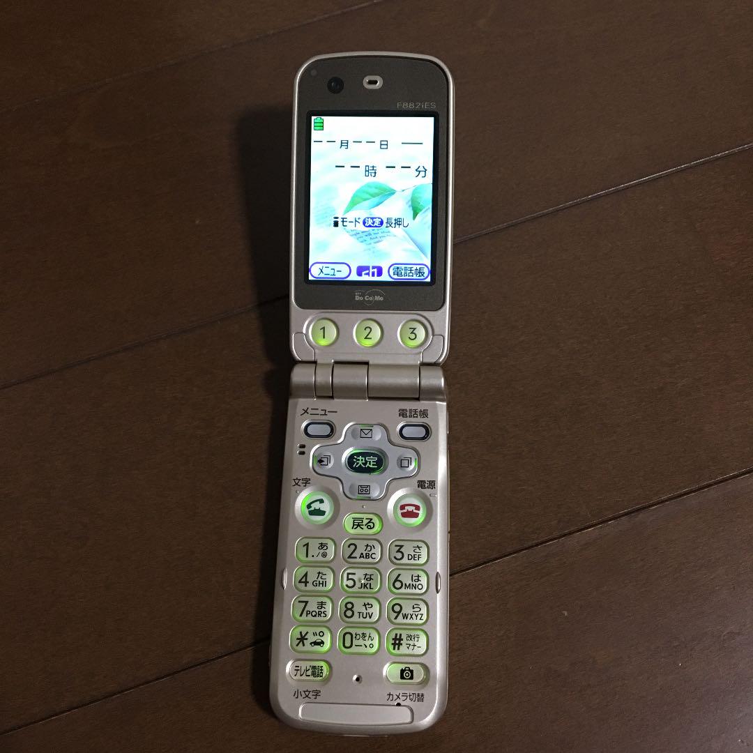概ね美品 ドコモ docomo らくらくホン F882iES m6w3022