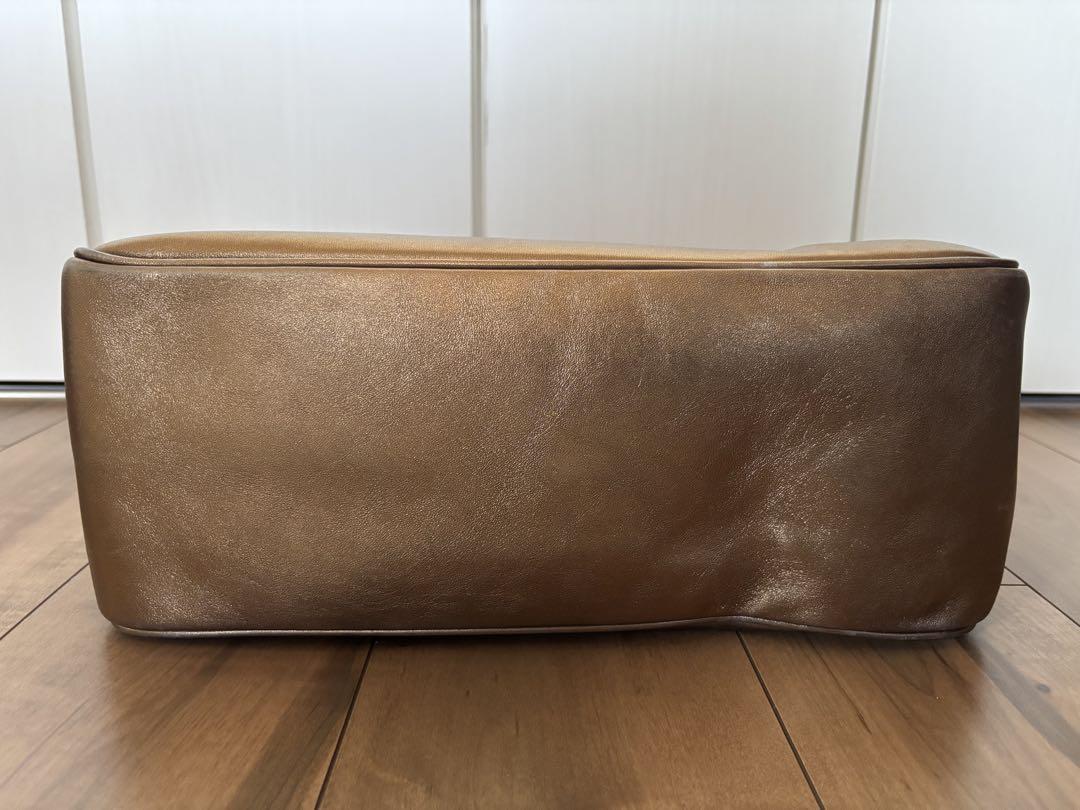 BURBERRY メタリックゴールド