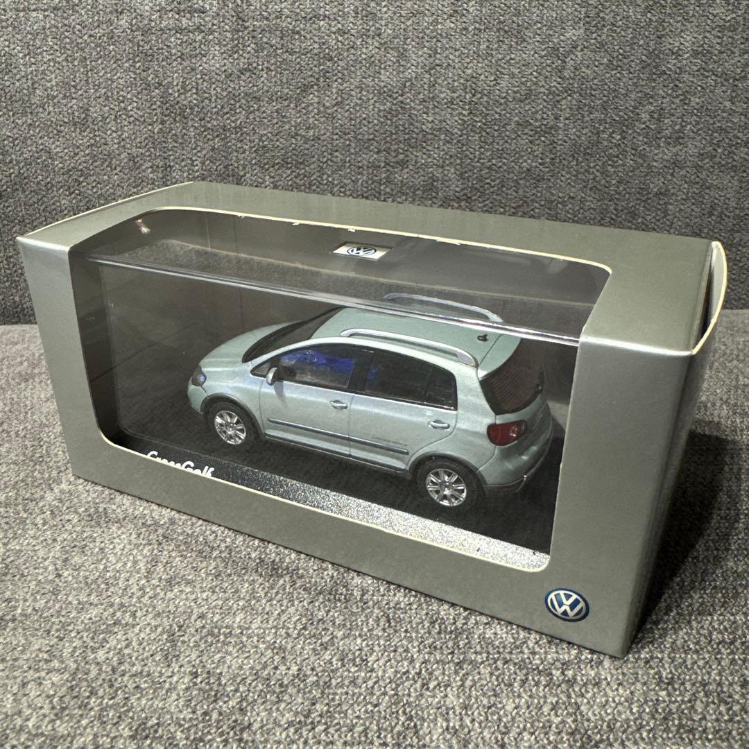 激レア Volkswagen Cross Golf ミニカー 1/43 激レア Volkswagen Cross Golf ミニカー 1/43
