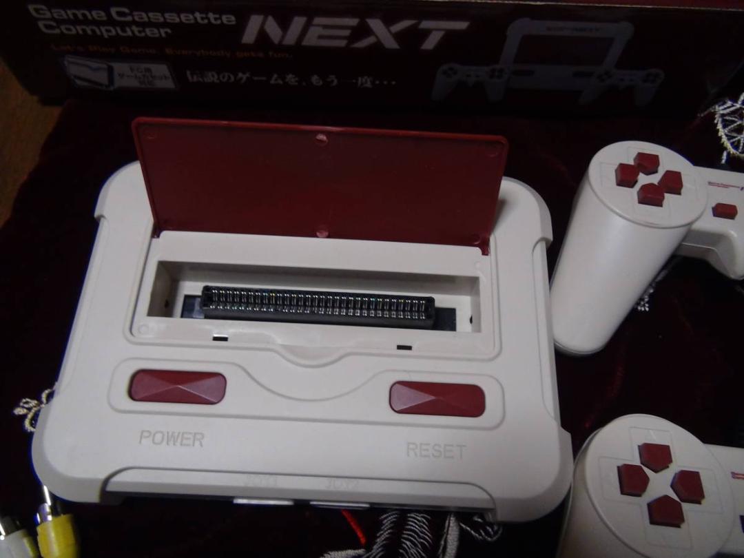 NEXTのファミコン新品未使用！。
