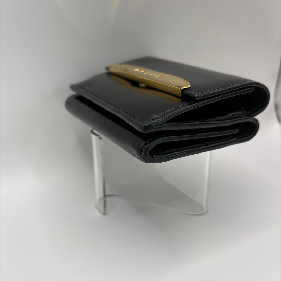 MARNI 三つ折り財布 ブラック ゴールド プレート マルニ 財布 レザー MARNI 三つ折り財布 ブラック ゴールド プレート マルニ 財布 レザー
