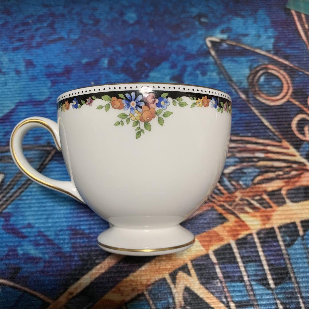 WEDGWOOD ボーンチャイナ ティーカップ 花柄 38