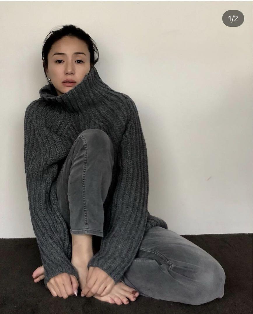 ロワン井川遥　グレーニット