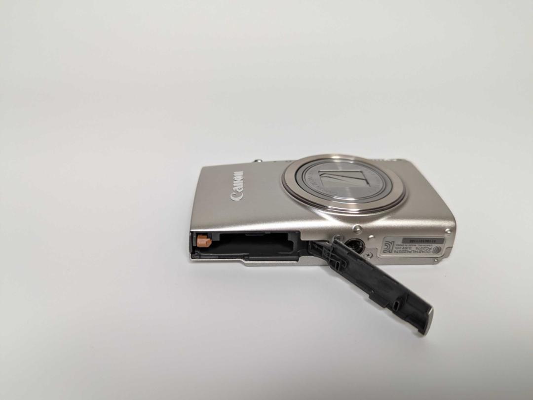 Canon IXY650 シルバー