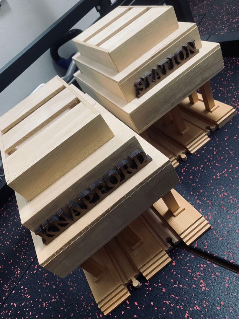 世界で一つ 木製トーマス KnapfordStation オリジナル作品やや傷や汚れあり