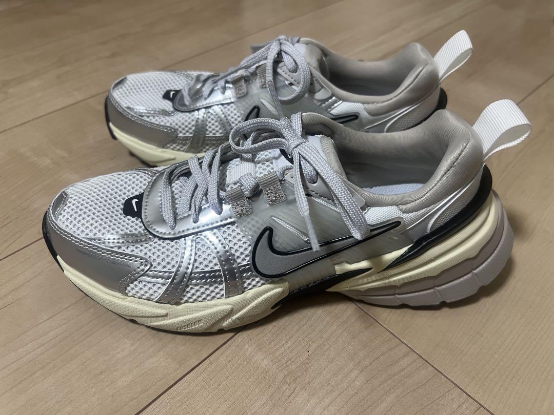 NIKE V2K RUN 24.5cm シルバー