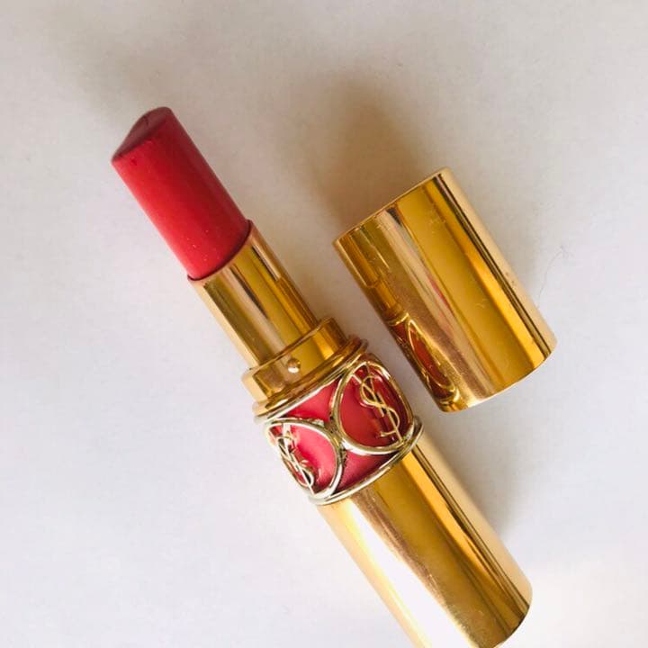 メルカリ Ysl イヴ サンローラン 口紅 ヴォリュプテシャイン13 イヴ サン ローラン 1 444 中古や未使用のフリマ