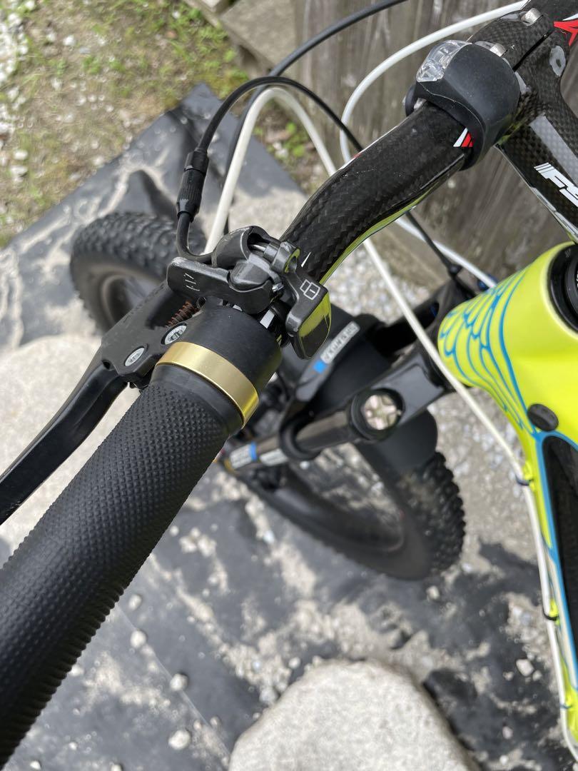 GTフューリーワールドカップ、MTBダウンヒルバイク、フルサス車 GTフューリーワールドカップ、MTBダウンヒルバイク、フルサス車
