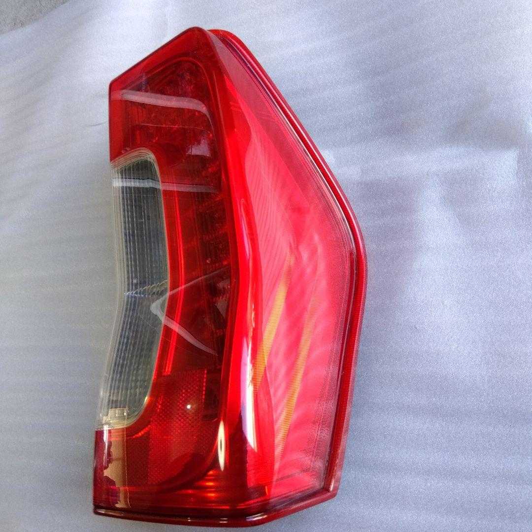 ダイハツ タント LA610S LA600S 　LED　右テールランプ