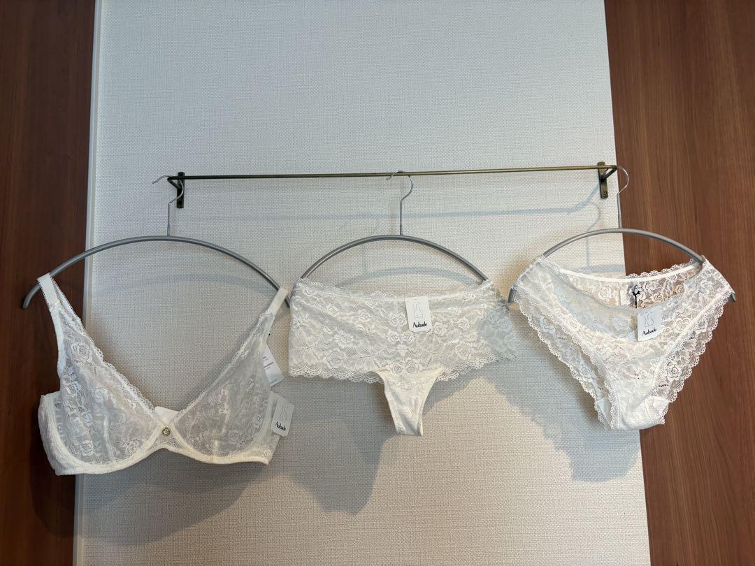 ➀ Aubadeブラ FR95 HK12 OPAL トライアングルプランジブラ