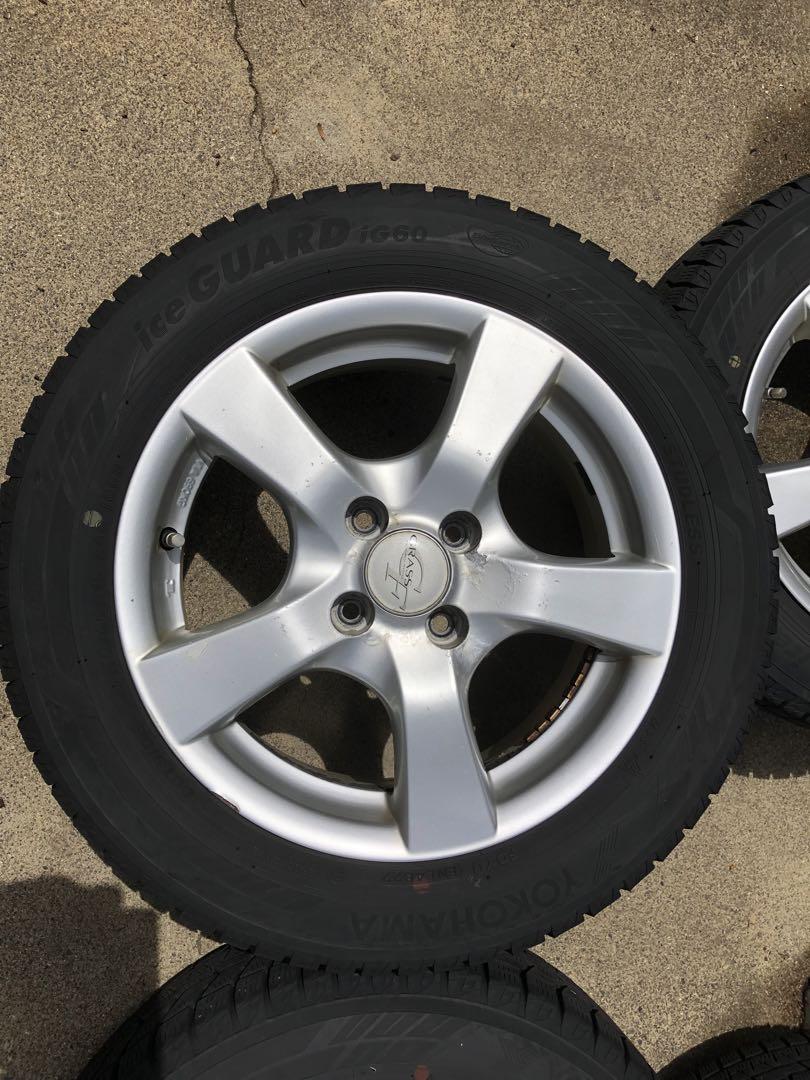 スタッドレスタイヤとホイール　175/65R15 4本セット