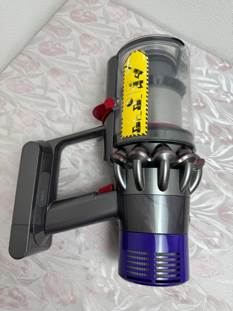 Daison ★ダイソンV10(SV12)　分解清掃済み　いろいろ新品付きです D109【分解洗浄済】ダイソン dyson v10 sv12 掃除機 作動品 - メルカリ