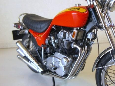 MINICHAMPS (1/12) トライアンフ Hurricane X75 MINICHAMPS (1/12) トライアンフ Hurricane X75