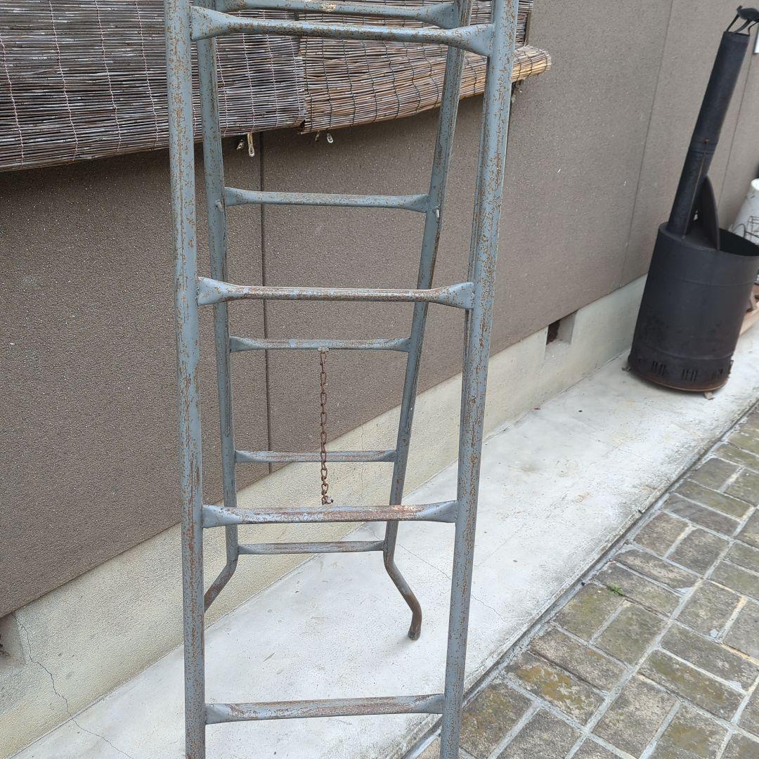 金属製折りたたみ脚立.大工.剪定