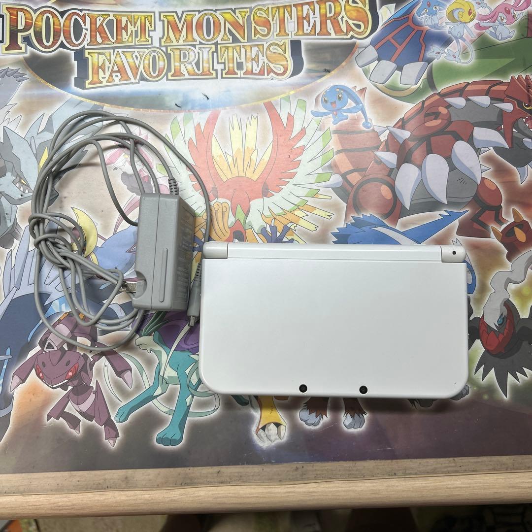 New Nintendo 3DS LL ホワイト充電器付き目立った傷や汚れなし UP786_INFO