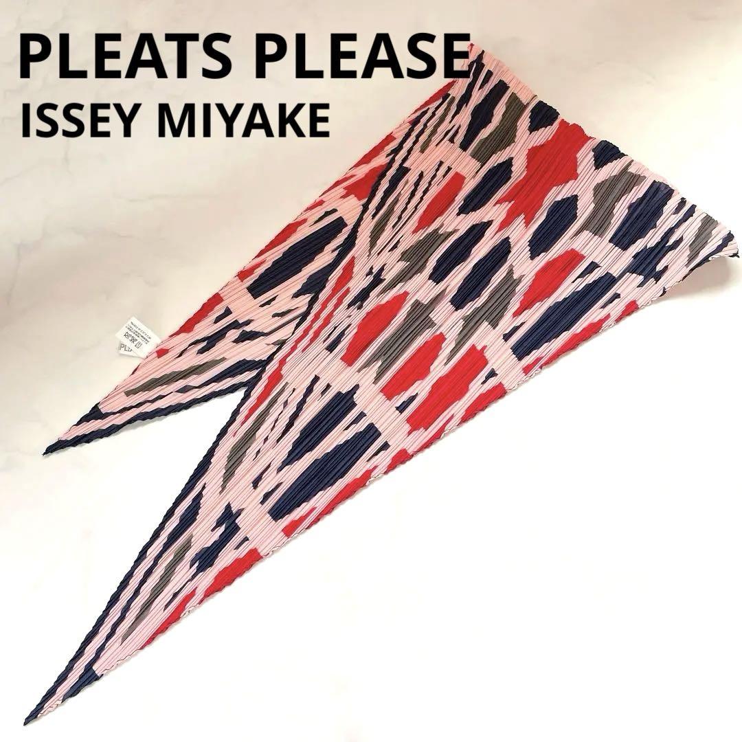 PLEATS PLEASE ISSEY MIYAKE SCARF