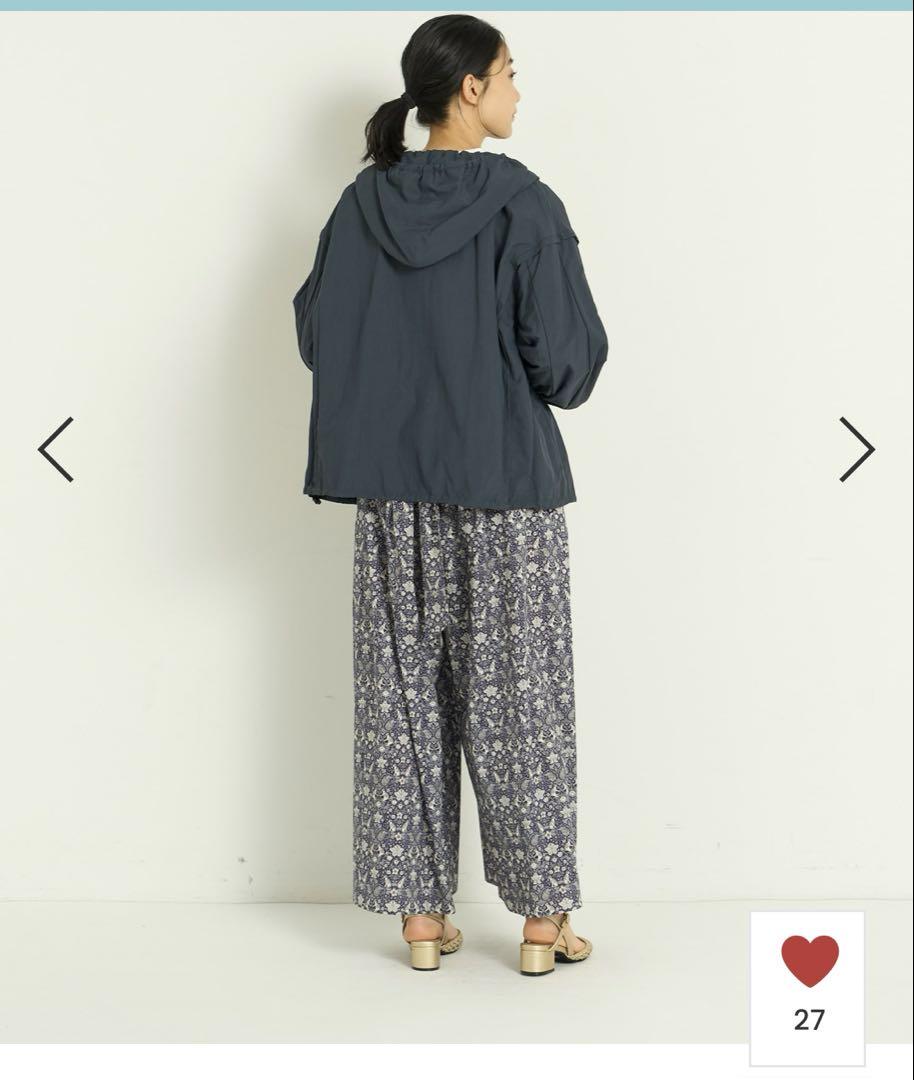 美品＊アデュートリステ フード付きブラックよりネイビーグレーブルゾン