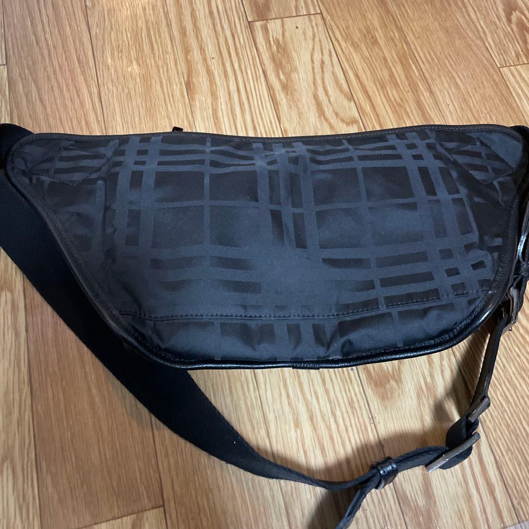 Burberry ボディバッグ　バーバリー