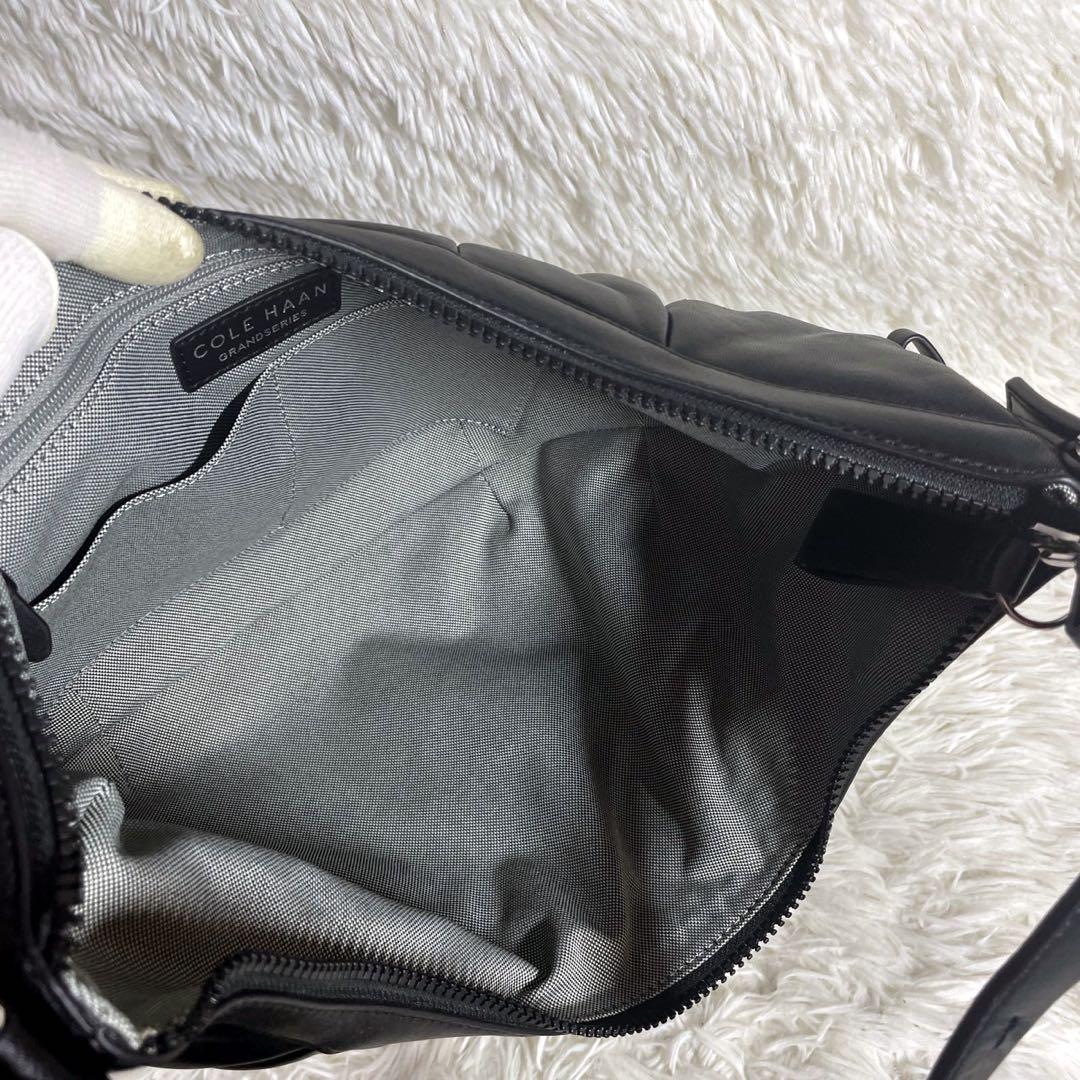 レザー ブラック