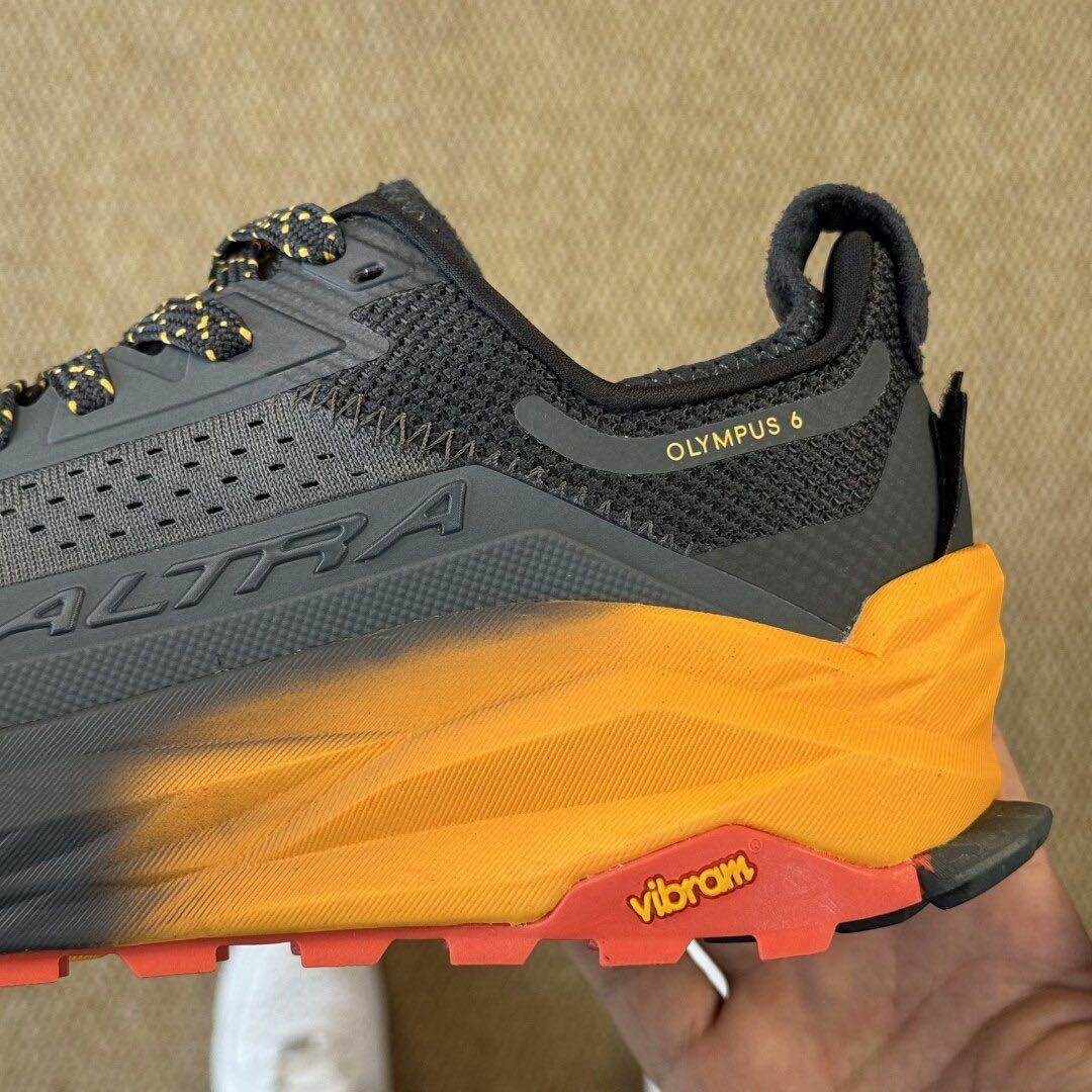 ALTRA アルトラ トレッキングシューズ 登山靴 ブラック オレンジ OLIVEOS_COM_TR