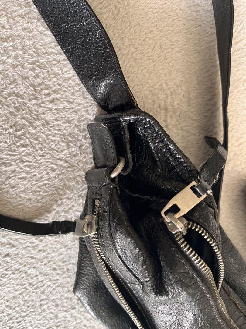値下げ！！バレンシアガレザー ボディバッグ 黒BALENCIAGA