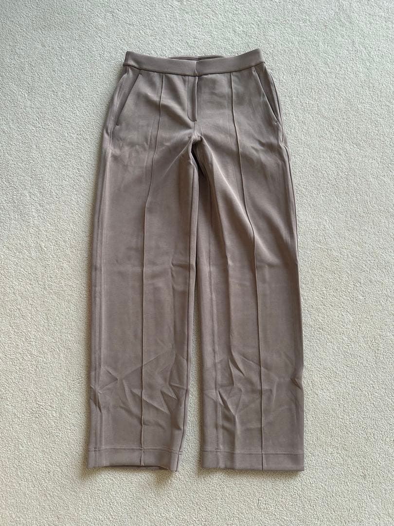 ルルレモン Softstreme ピンタックミッドライズパンツレギュラー ルルレモン Softstreme ピンタックミッドライズパンツレギュラー