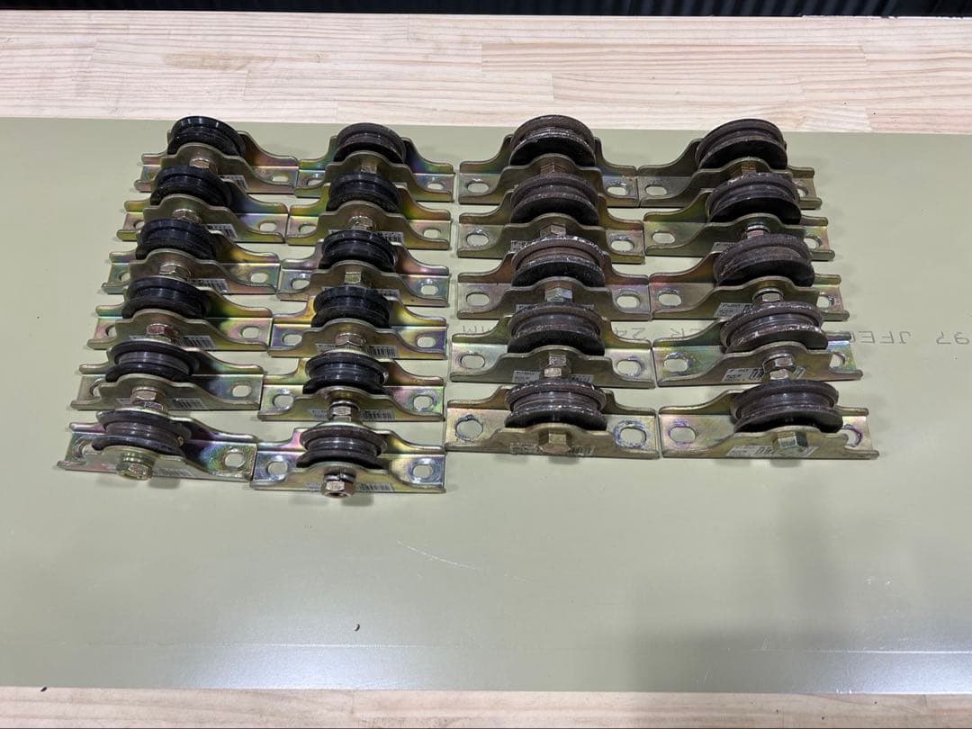 鋼板枠重量戸車