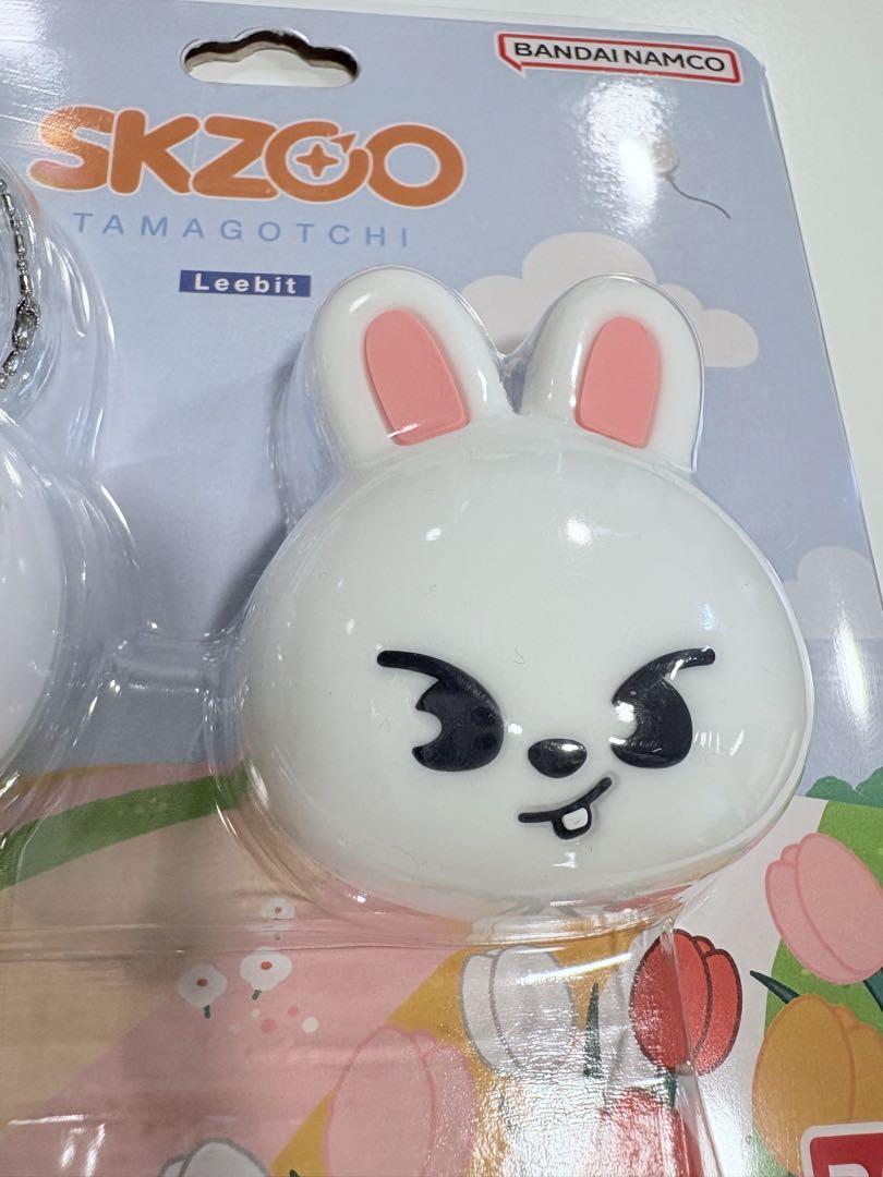 ワンピなど最旬ア！ たまごっち SKZOO リービット未開封品 メルカリ - アイドル